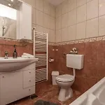 3 Bedroom Awesome In 아파트 마카르스카