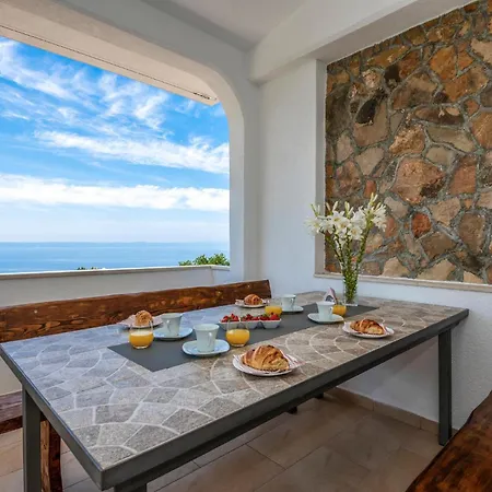 3 Bedroom Awesome In Makarska