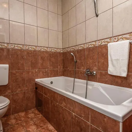 3 Bedroom Awesome In * Makarska