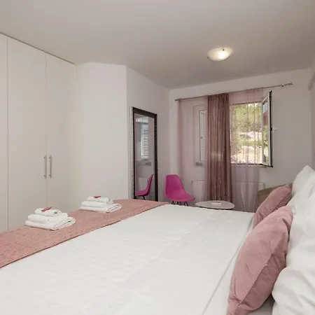 Appartement 3 Bedroom Awesome In