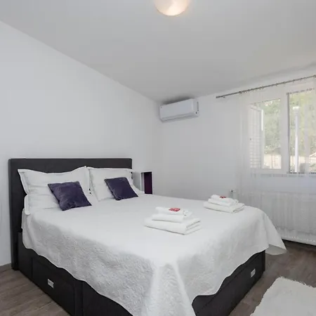 3 Bedroom Awesome In Makarska