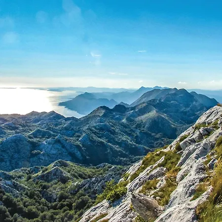 3 Bedroom Awesome In Апартаменти *