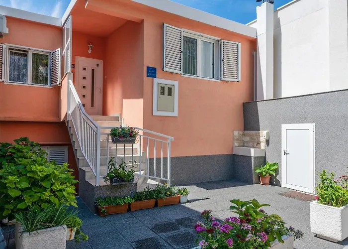 3 Bedroom Awesome In *