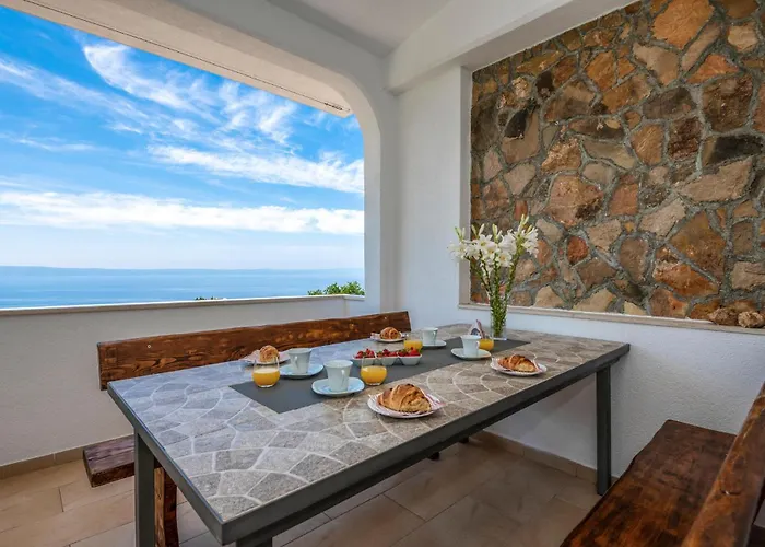 3 Bedroom Awesome In מאקרסקה