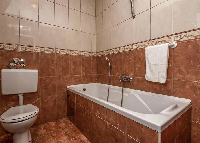 3 Bedroom Awesome In * מאקרסקה