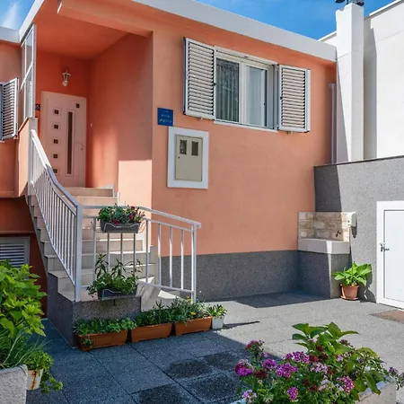 3 Bedroom Awesome In *