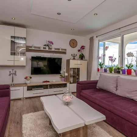 3 Bedroom Awesome In * Макарска